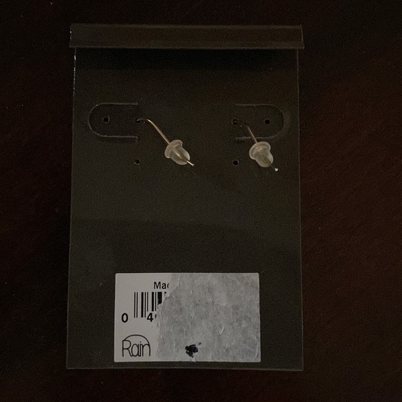 Rain earrings never worn - Picture 2 of 3